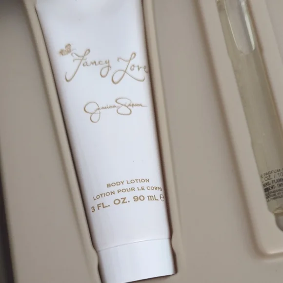 Jessica Simpson Fancy Love Gift Set - Picture 2 of 7